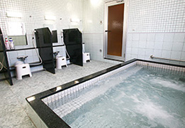Equipped with large communal baths (for men and women, respectively)