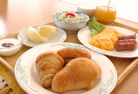 Free buffet style breakfast